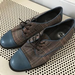Lucky Penny Tweed/Leather Bowler Oxford